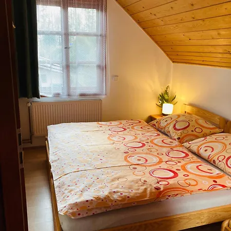 Srub Jenisov Lägenhet